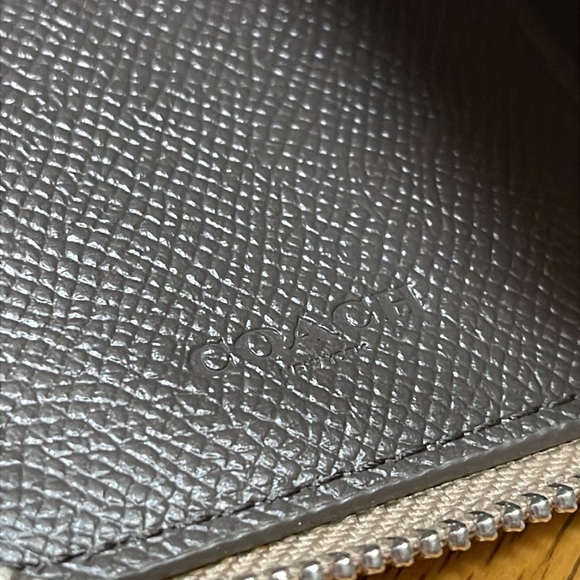 COACH METALLIC LEATHER SMALL ZIP AROUND BIFOLD WALLET - Picture 11 of 13